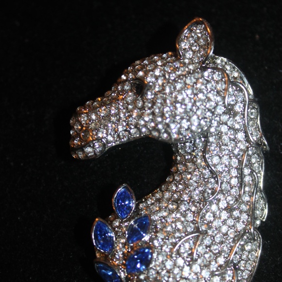 Nwt: Wild Horse 🐴 Mustang, Silver Plated Brooch - Picture 3 of 3